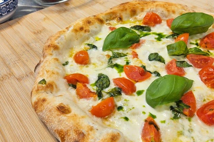 Pizza-Kochkurs mit Tiramisù und Weinverkostung in Mailand — Foto 5