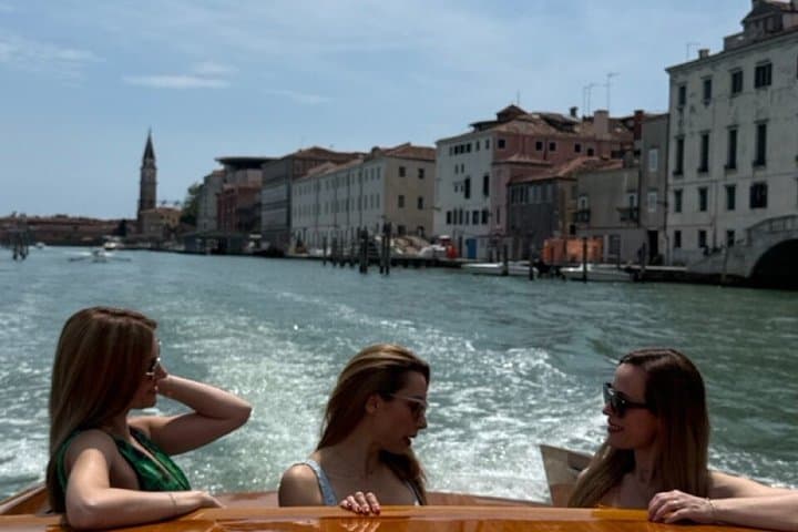 Venedig Sonnenuntergangs-Lagunen-Kreuzfahrt mit Blick auf den Markusplatz & Aperitif — Foto 4