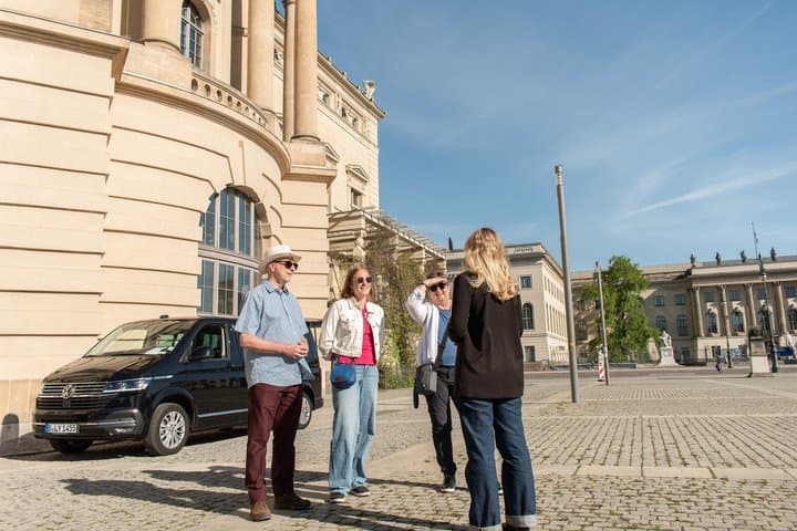Privater maßgeschneiderter 3-Stunden-Tour durch Berlin mit dem Auto — Foto 4