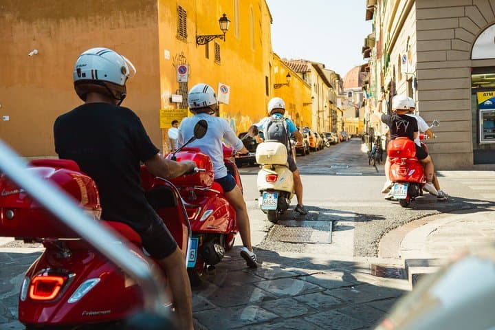 Tour in Vespa tra Chianti e Colline Toscane con Pranzo e Degustazione di Vini — foto 3
