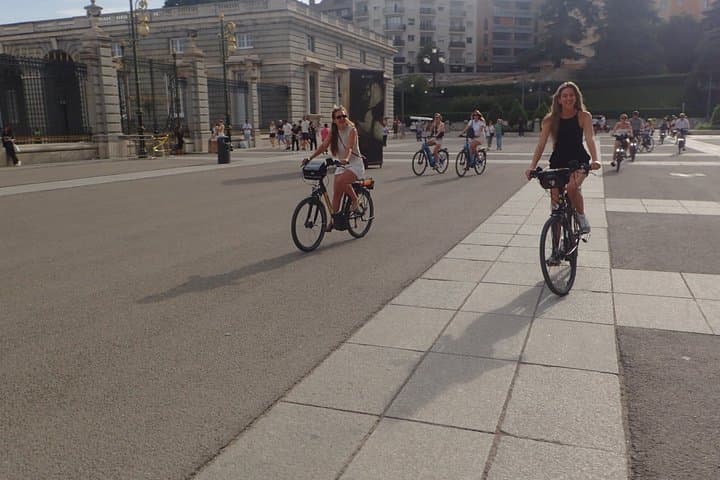 Tour della città di Madrid in bici o e-bike — foto 4