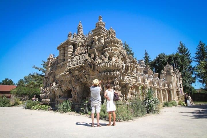 Palais Idéal du Facteur Cheval Lyon Private Guided Car Tour — Foto 5