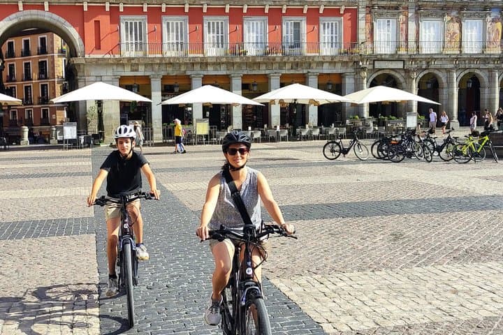 Tour Privato in E-Bike a Madrid: Attrazioni e Gemme Nascoste