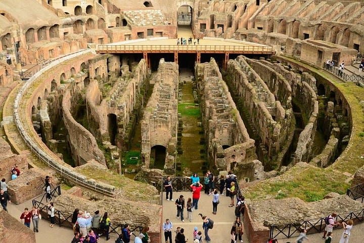 Visita Guiada al Coliseo con Acceso Especial a la Arena de los Gladiadores